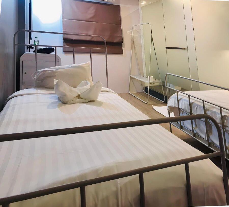 Bedspread Hostel (Adults Only) Bangkok Dış mekan fotoğraf